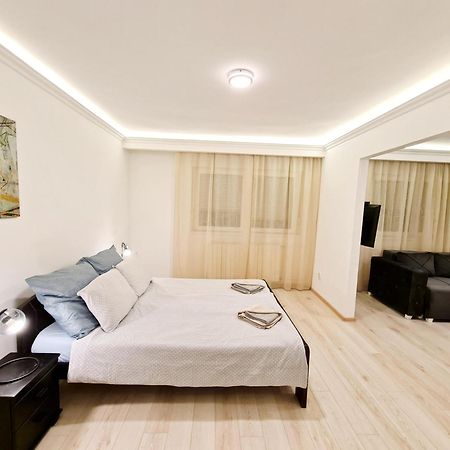 Modern Central Apartments Renovated Belgrado Buitenkant foto