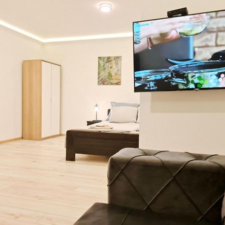 Modern Central Apartments Renovated Belgrado Buitenkant foto