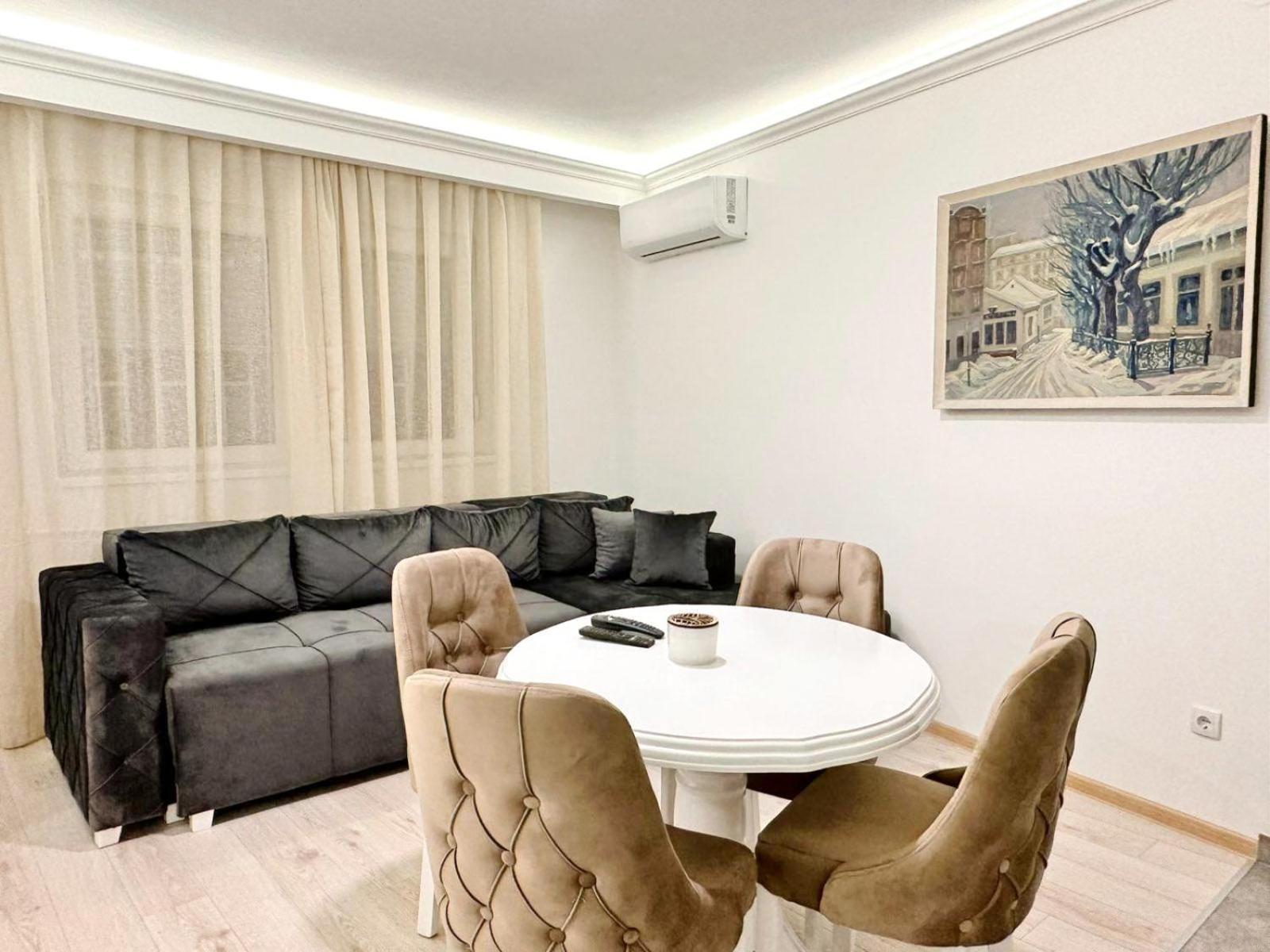 Modern Central Apartments Renovated Belgrado Buitenkant foto