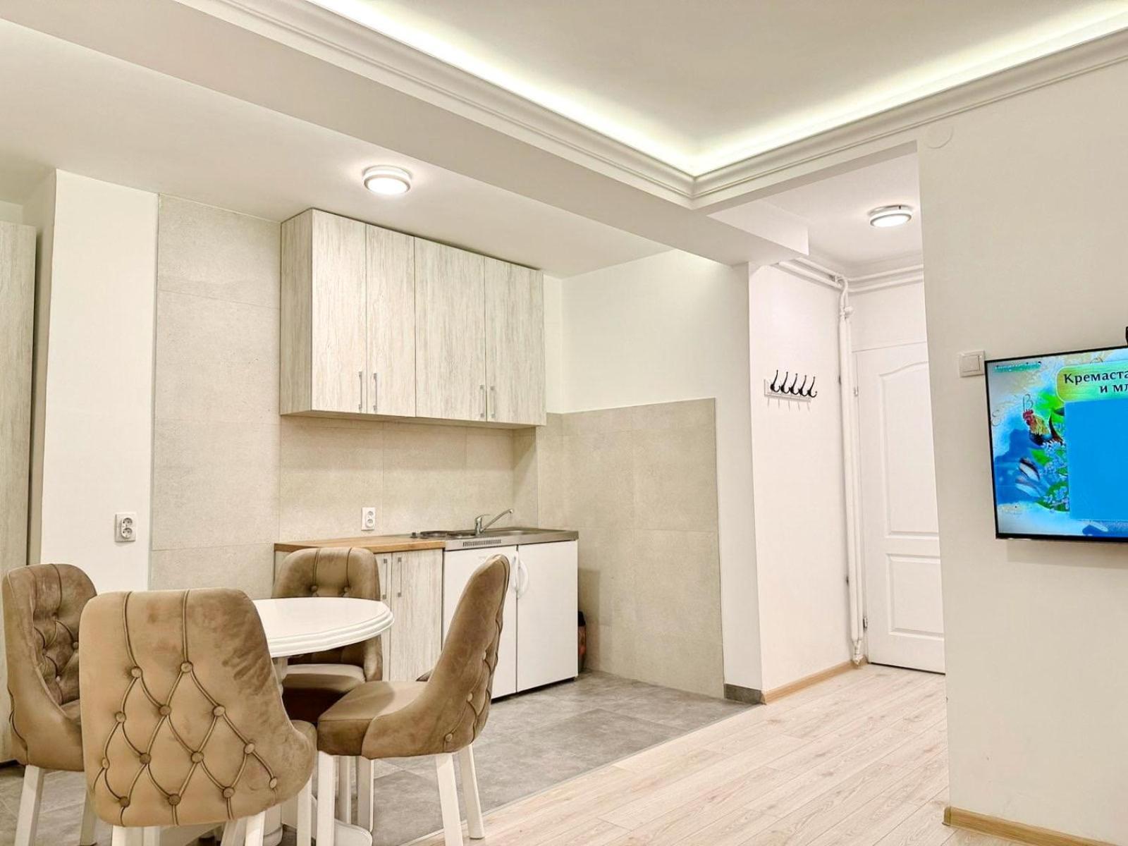 Modern Central Apartments Renovated Belgrado Buitenkant foto
